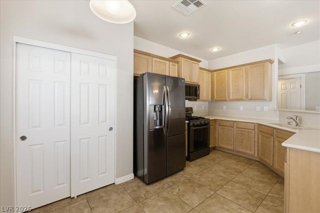 10011 Diamond Summit Court 102, Las Vegas, NV 89183