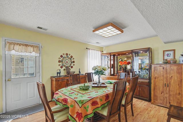 129 Hamlet Court, Toms River, NJ 08753