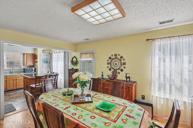 129 Hamlet Court, Toms River, NJ 08753
