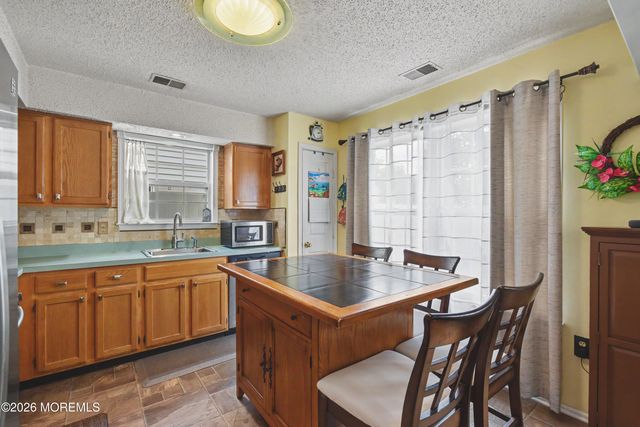 129 Hamlet Court, Toms River, NJ 08753