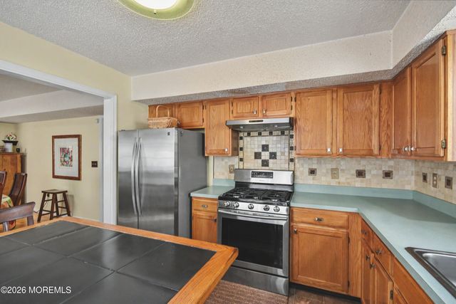 129 Hamlet Court, Toms River, NJ 08753