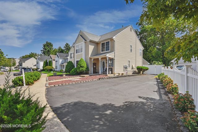 129 Hamlet Court, Toms River, NJ 08753