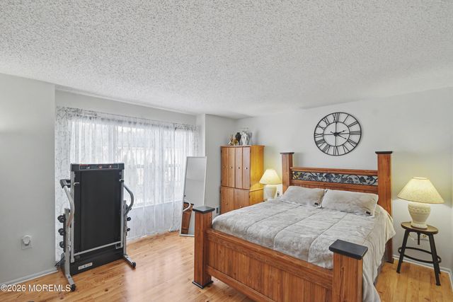 129 Hamlet Court, Toms River, NJ 08753