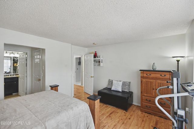 129 Hamlet Court, Toms River, NJ 08753