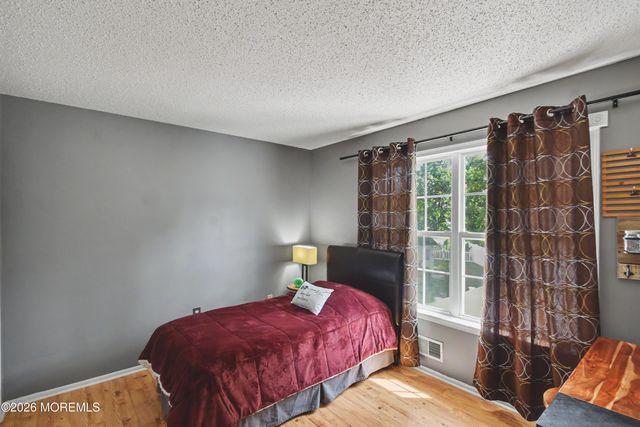 129 Hamlet Court, Toms River, NJ 08753