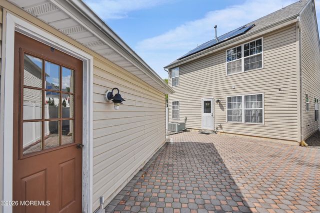129 Hamlet Court, Toms River, NJ 08753
