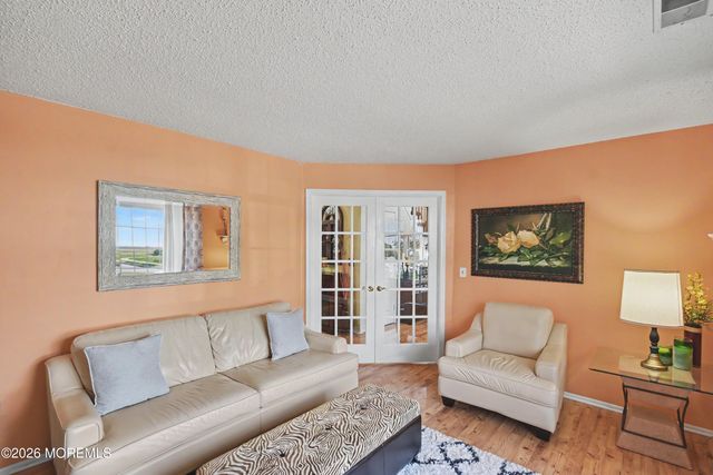 129 Hamlet Court, Toms River, NJ 08753