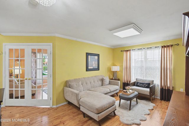 129 Hamlet Court, Toms River, NJ 08753