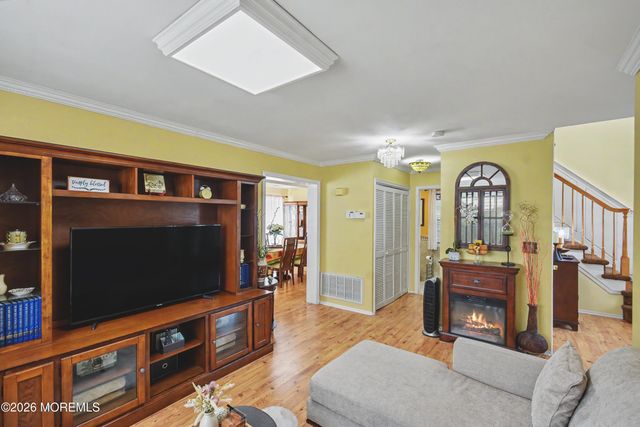 129 Hamlet Court, Toms River, NJ 08753