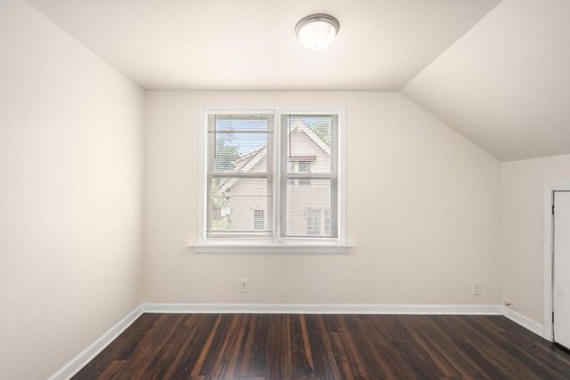 2154 S 86th STREET, West Allis, WI 53227