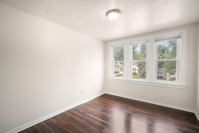 2154 S 86th STREET, West Allis, WI 53227
