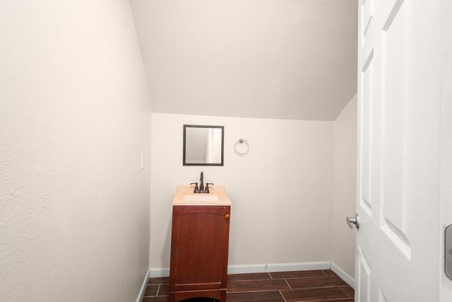 2154 S 86th STREET, West Allis, WI 53227