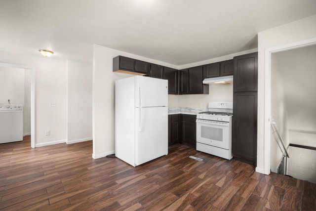 2154 S 86th STREET, West Allis, WI 53227
