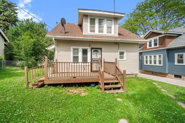 2154 S 86th STREET, West Allis, WI 53227