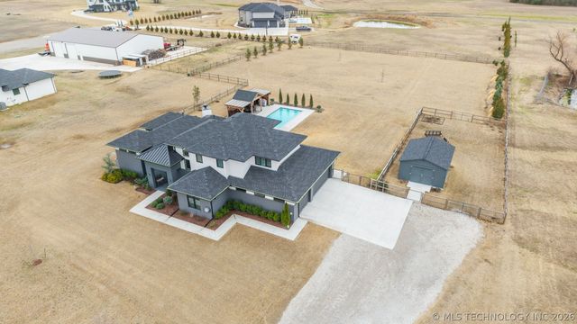 5110 E 161st Street S, Bixby, OK 74008