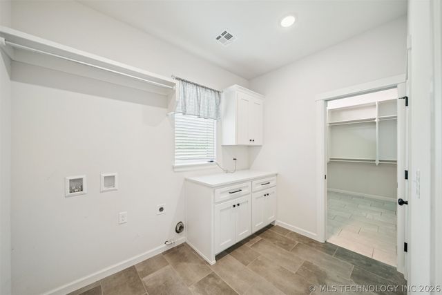 5110 E 161st Street S, Bixby, OK 74008