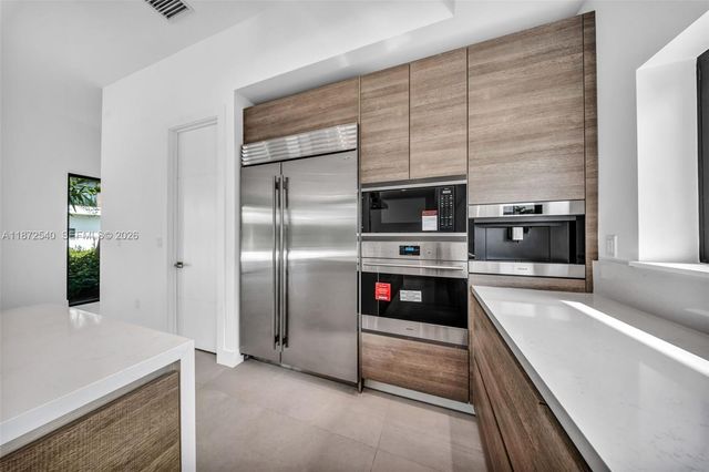16740 N Botaniko Drive N, Weston, FL 33326