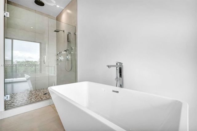 16740 N Botaniko Drive N, Weston, FL 33326