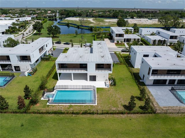 16740 N Botaniko Drive N, Weston, FL 33326