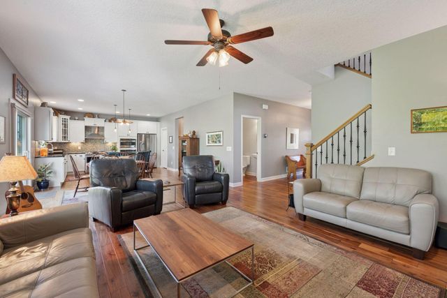 8825 Aspen Circle, Victoria, MN 55386