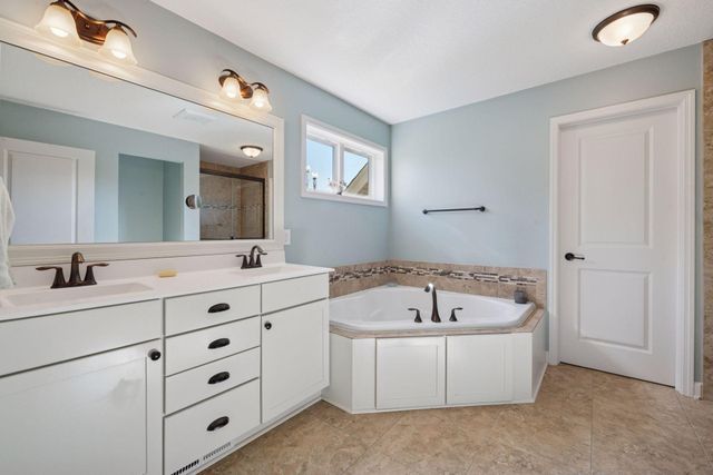 8825 Aspen Circle, Victoria, MN 55386