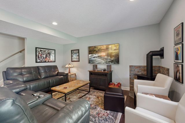 8825 Aspen Circle, Victoria, MN 55386