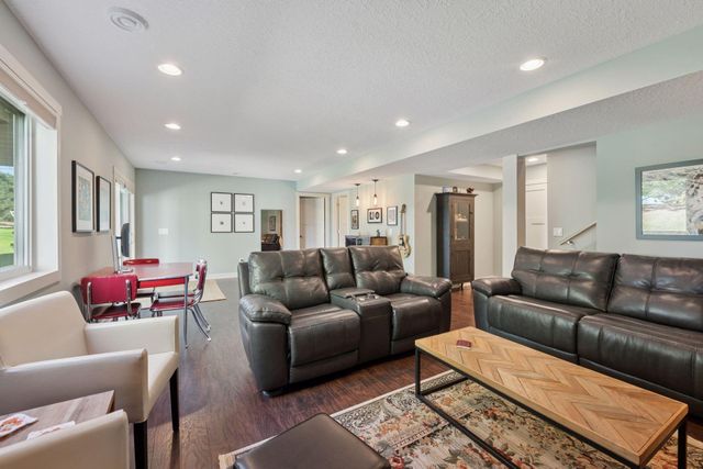 8825 Aspen Circle, Victoria, MN 55386