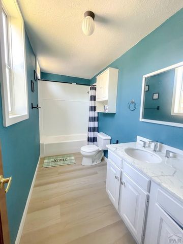 324 Lewis Ave, La Junta, CO 81050