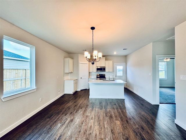 111 County Road 5102b, Cleveland, TX 77327