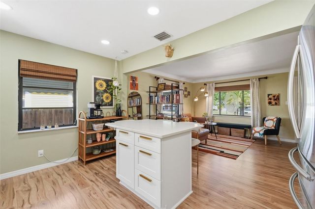 3136 9TH AVENUE N, St Petersburg, FL 33713