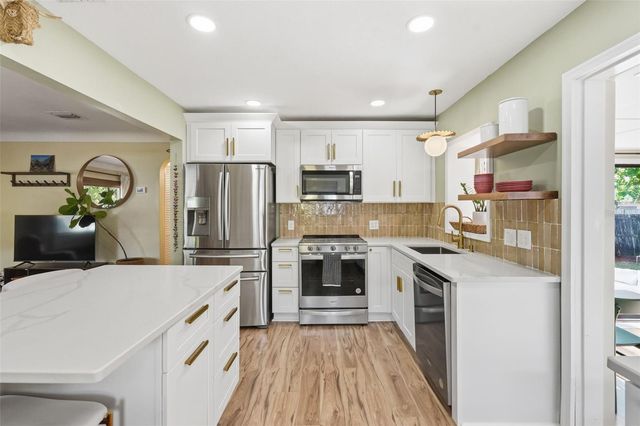 3136 9TH AVENUE N, St Petersburg, FL 33713