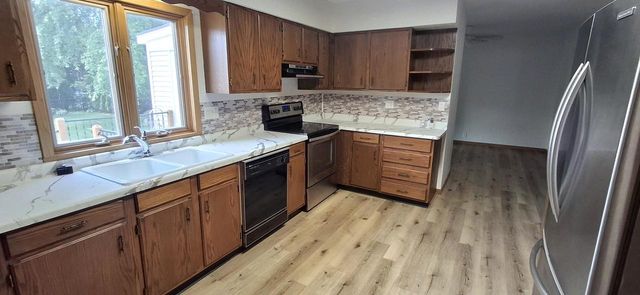 131 E Burnett STREET, Beaver Dam, WI 53916