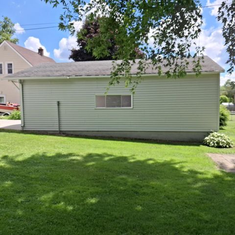 131 E Burnett STREET, Beaver Dam, WI 53916