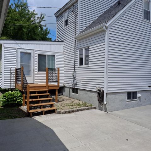 131 E Burnett STREET, Beaver Dam, WI 53916