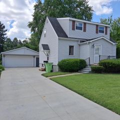 131 E Burnett STREET, Beaver Dam, WI 53916
