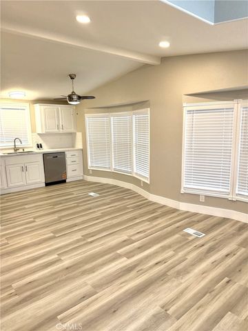 327 W Wilson 88, Costa Mesa, CA 92627