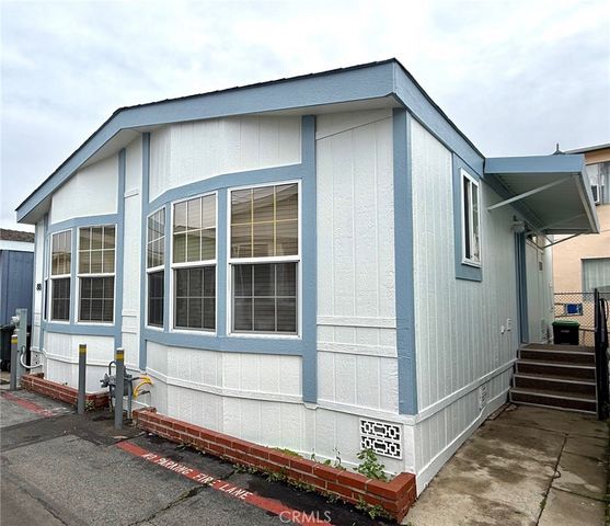 327 W Wilson 88, Costa Mesa, CA 92627