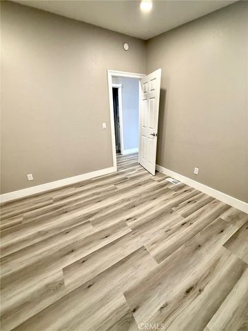 327 W Wilson 88, Costa Mesa, CA 92627