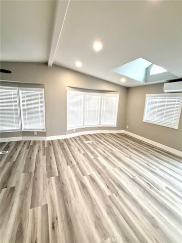 327 W Wilson 88, Costa Mesa, CA 92627