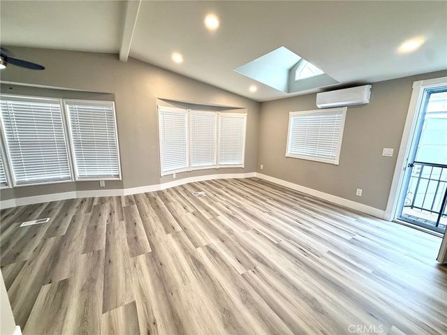 327 W Wilson 88, Costa Mesa, CA 92627