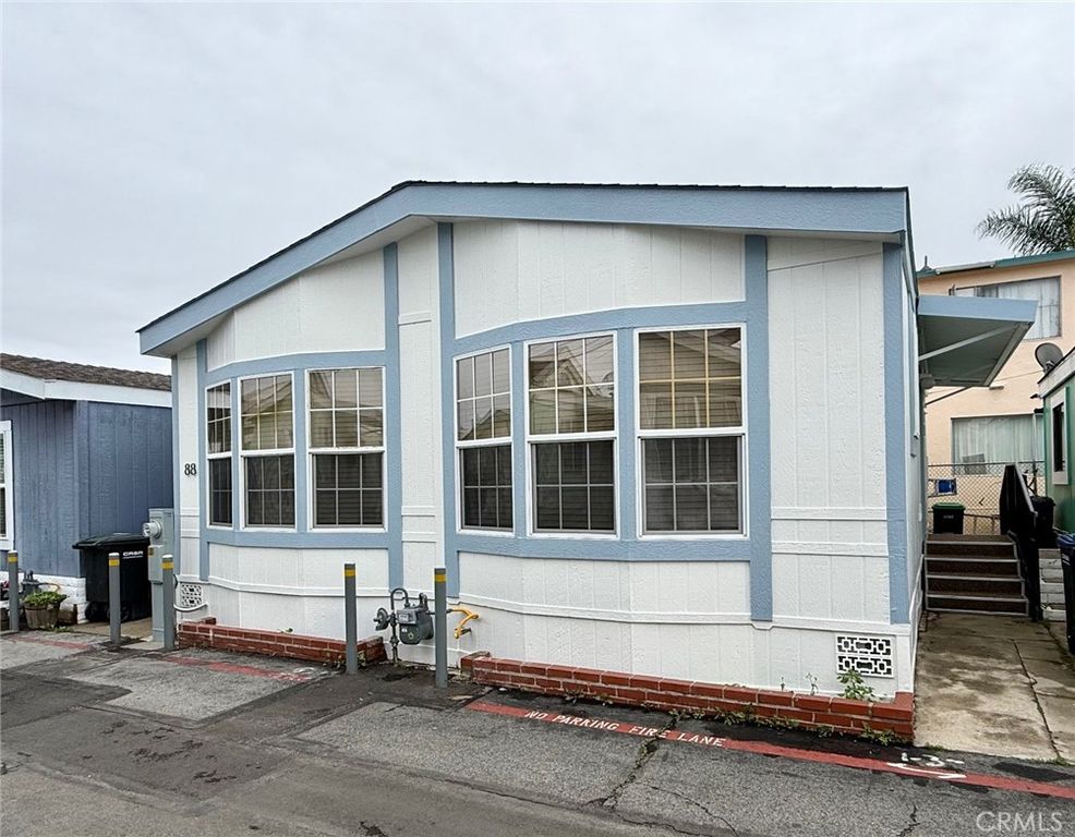 327 W Wilson 88, Costa Mesa, CA 92627