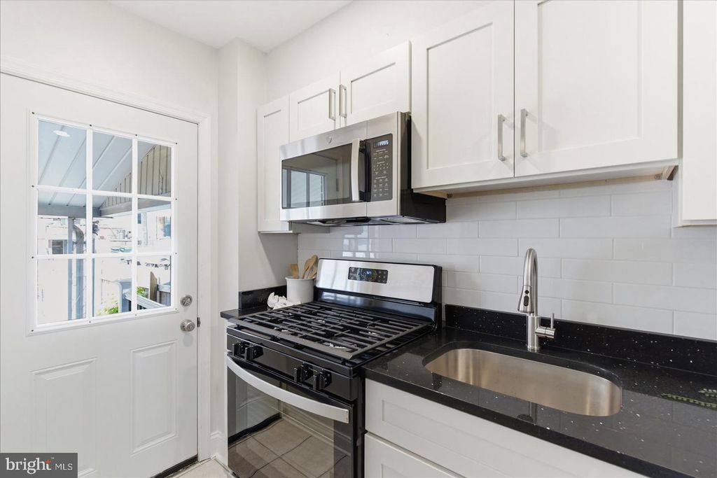 Image 13 of property listing at 336 JOPLIN ST, Baltimore, MD 21224