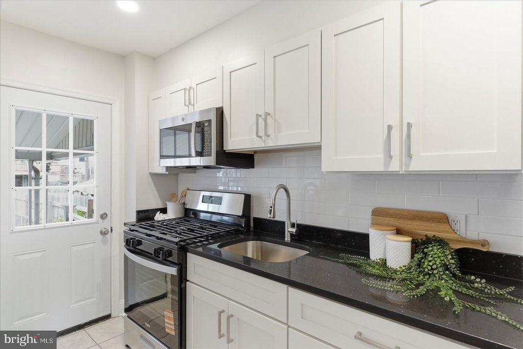 Image 16 of property listing at 336 JOPLIN ST, Baltimore, MD 21224