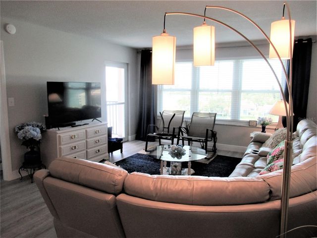 5220 BRITTANY DRIVE S 808, St Petersburg, FL 33715