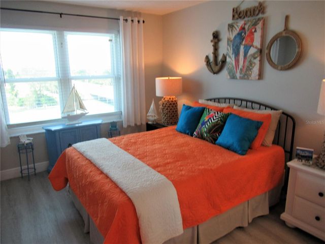 5220 BRITTANY DRIVE S 808, St Petersburg, FL 33715