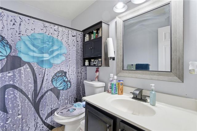 3822 Headwind LN, Portsmouth, VA 23703