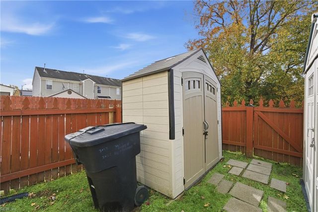 3822 Headwind LN, Portsmouth, VA 23703