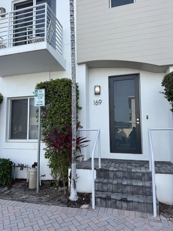 169 SE 1st Avenue, Delray Beach, FL 33444