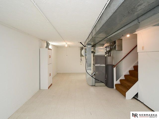 4948 S 98th Avenue Circle, Omaha, NE 68127