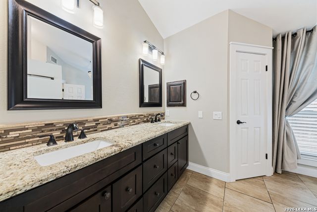 930 Amberstone, San Antonio, TX 78258